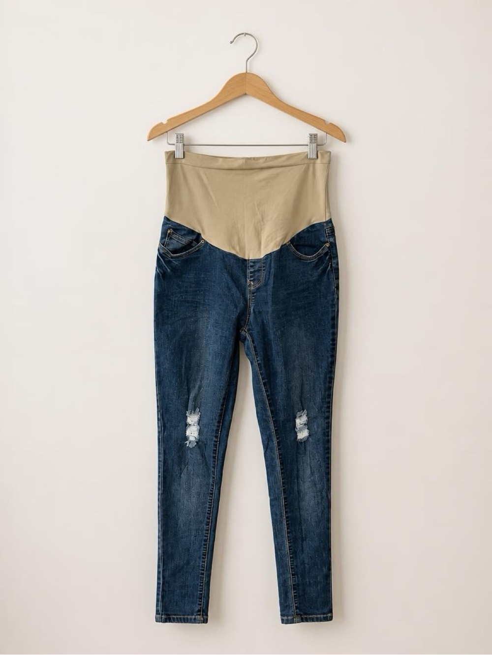 Hybrid & company High-Rise Maternity Jeans in Beige & Dark Blue